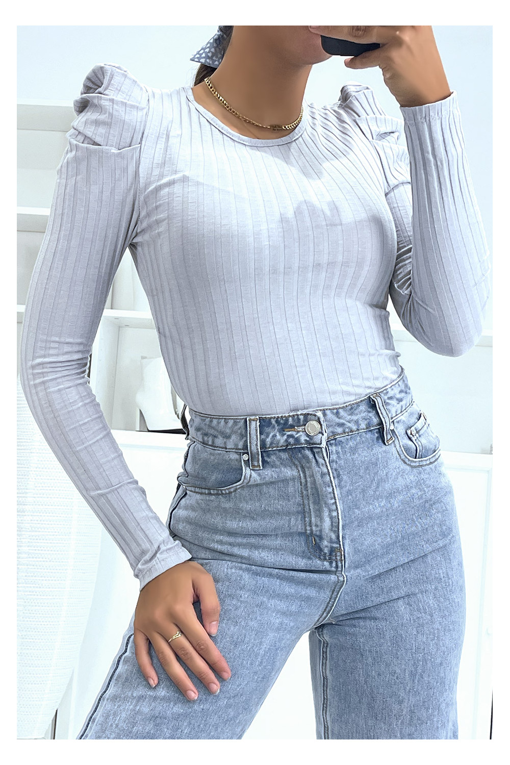Gray puff shoulder top in ribbed fabric