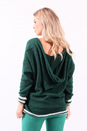 Maglione verde con cappuccio