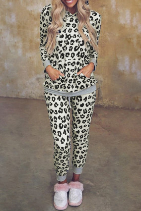 Pijama de leopardo de manga larga