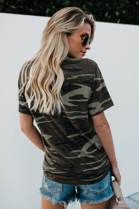 Green camouflage print t-shirt