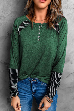 Green long-sleeved t-shirt