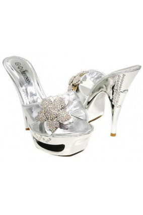 Silver shoes With rhinestone flower