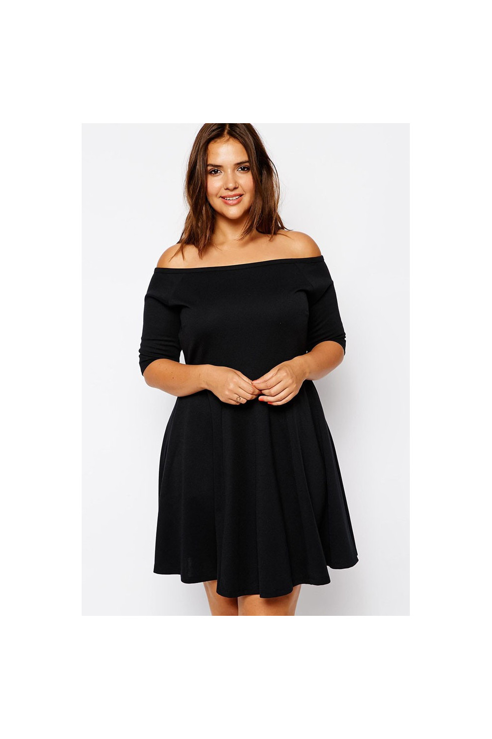 Pleated black dress with bare shoulders
