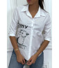Chemise blanche manches longues avec dessin et inscripstion - 7