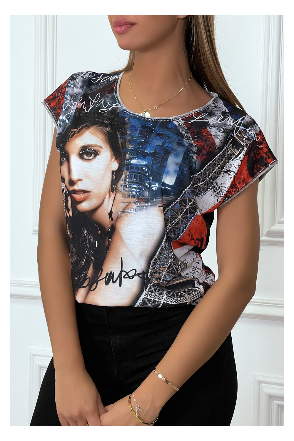 T-shirt noir à imprimé femme art de rue - 1