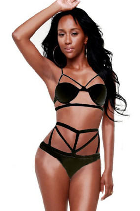 Bikini negro con braguita de talle alto